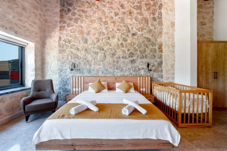 Best Family Hotel Chains Cost - Best Hotel Chains for Families Kids Cost Comparison USA