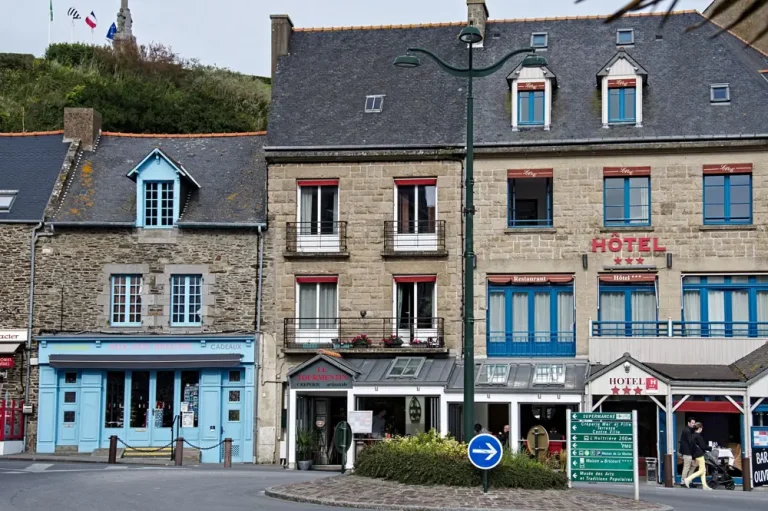 Best Western vs Holiday Inn Cost - Best Western vs Holiday Inn Room Cost Comparison USA