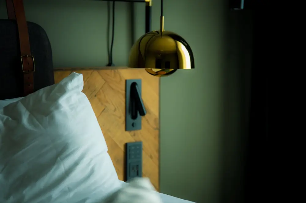 Chain vs Independent Hotel Cost