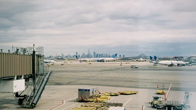JFK Airport Hotel Cost - JFK Airport Hotel Cost With Parking Package New York